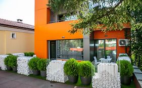 B&D Apartments Delux, New